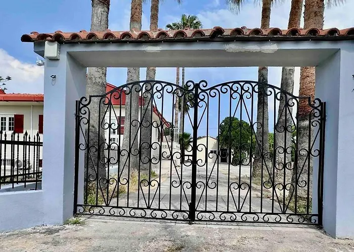 Villa Hippocrates House *